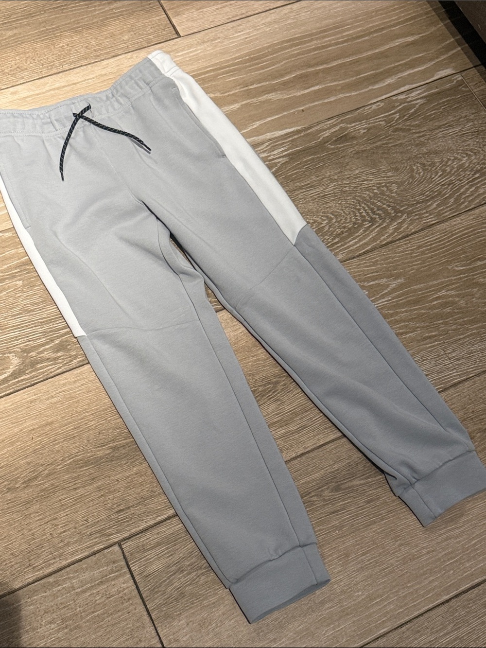 The Children's Place Gray Joggers with White Side Panels (SR)